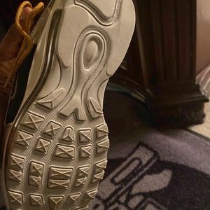 Nike air max used but in good shape retail 150 price now dropped to 125. Size 7